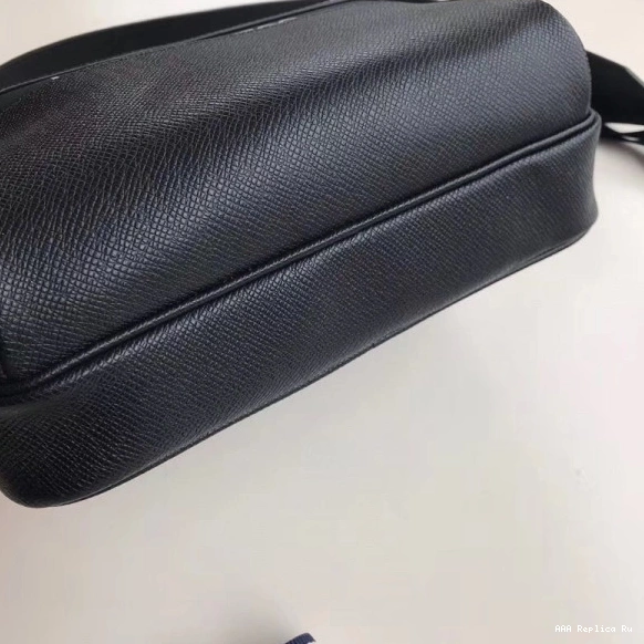 AAA Replica Ru Louis Messenger Vuitton 0805